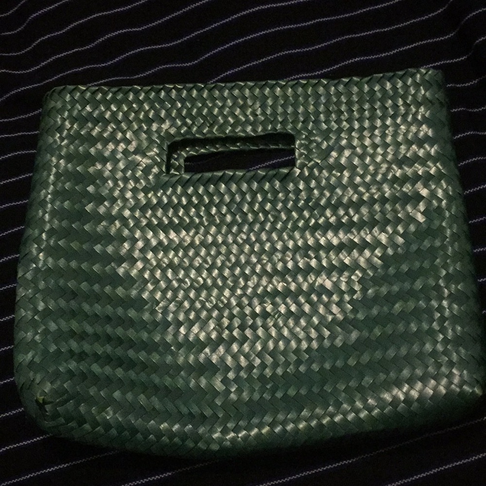 Green woven envelope bag